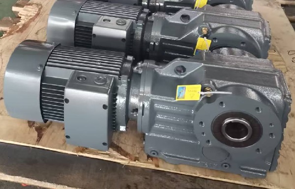 828 KA77減速機.jpg